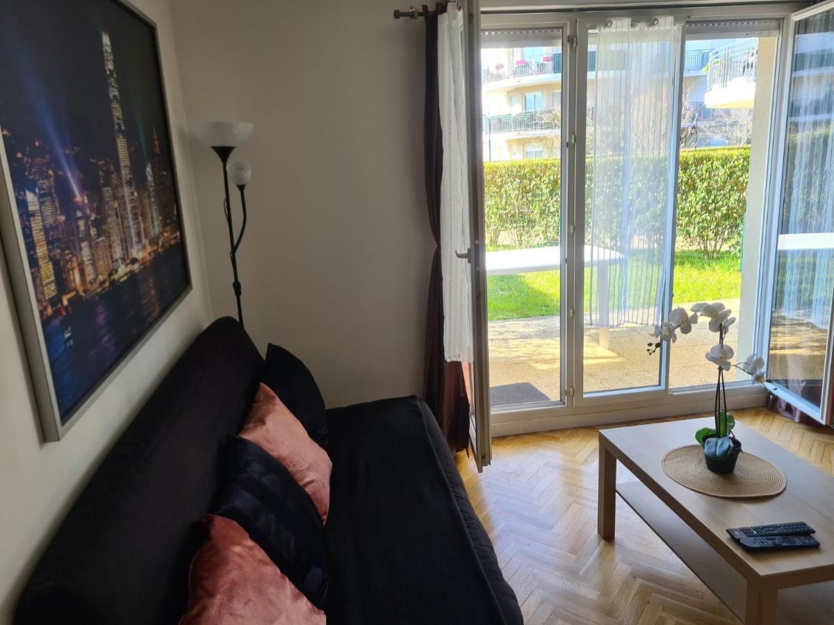 Appartement Avec Rez De Jardin A Disneyland Montévrain Exteriér fotografie