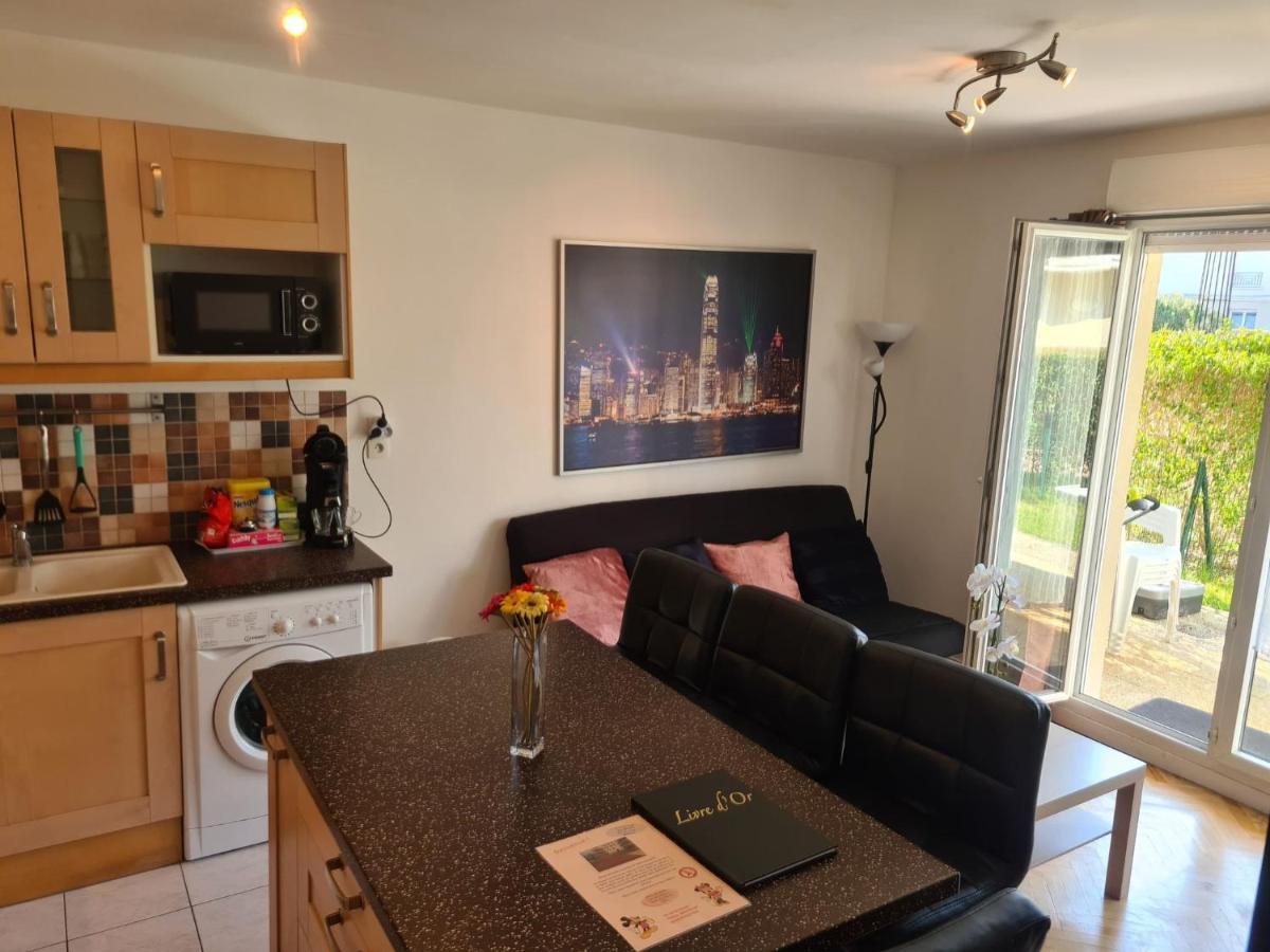 Appartement Avec Rez De Jardin A Disneyland Montévrain Exteriér fotografie