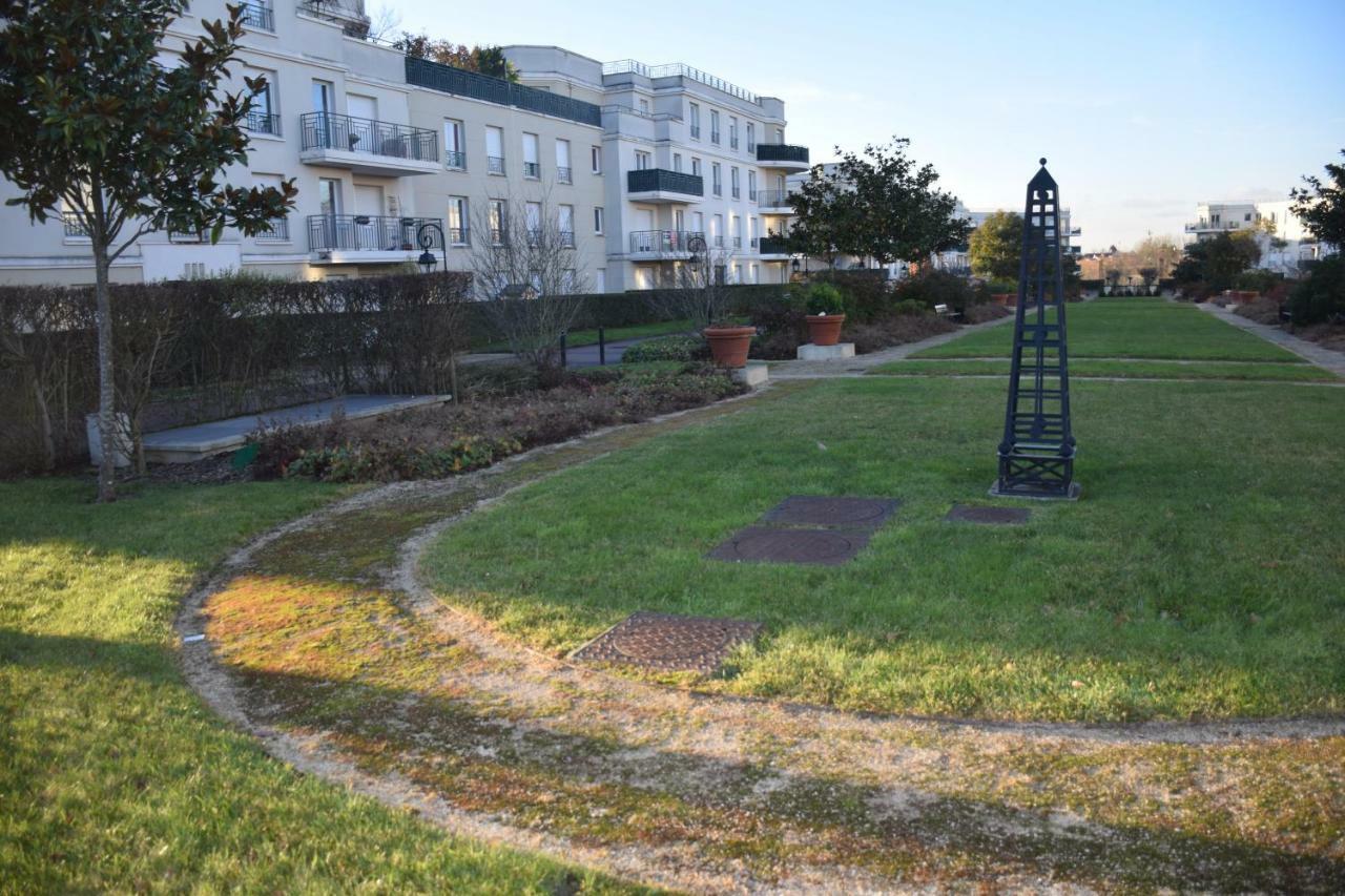 Appartement Avec Rez De Jardin A Disneyland Montévrain Exteriér fotografie