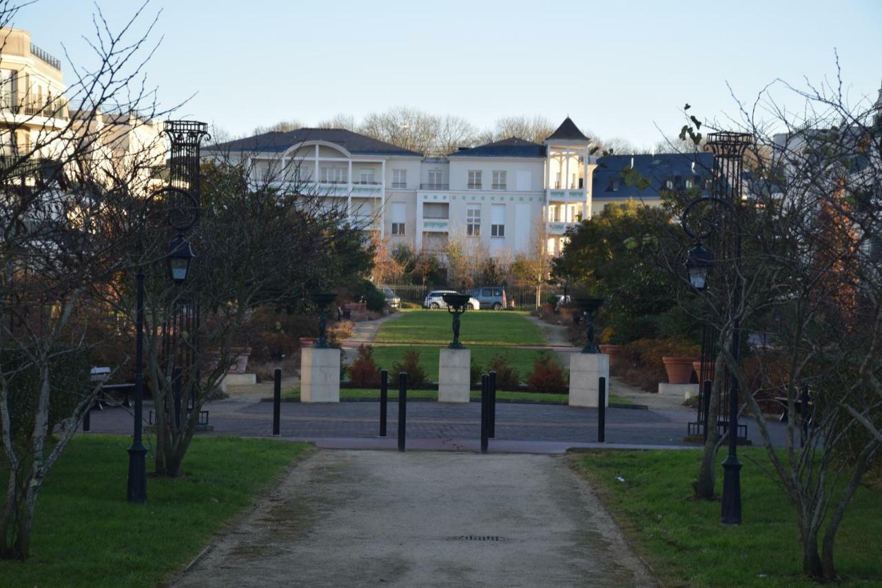 Appartement Avec Rez De Jardin A Disneyland Montévrain Exteriér fotografie