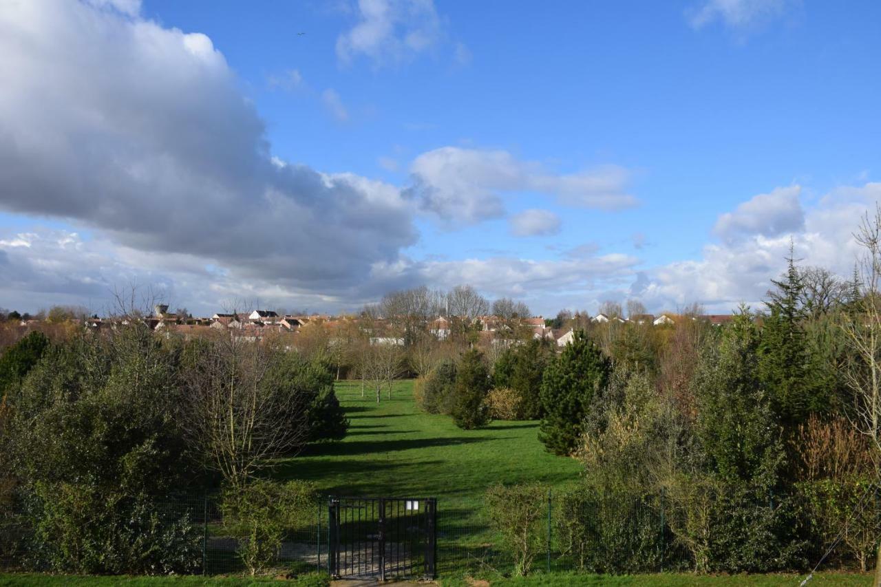 Appartement Avec Rez De Jardin A Disneyland Montévrain Exteriér fotografie