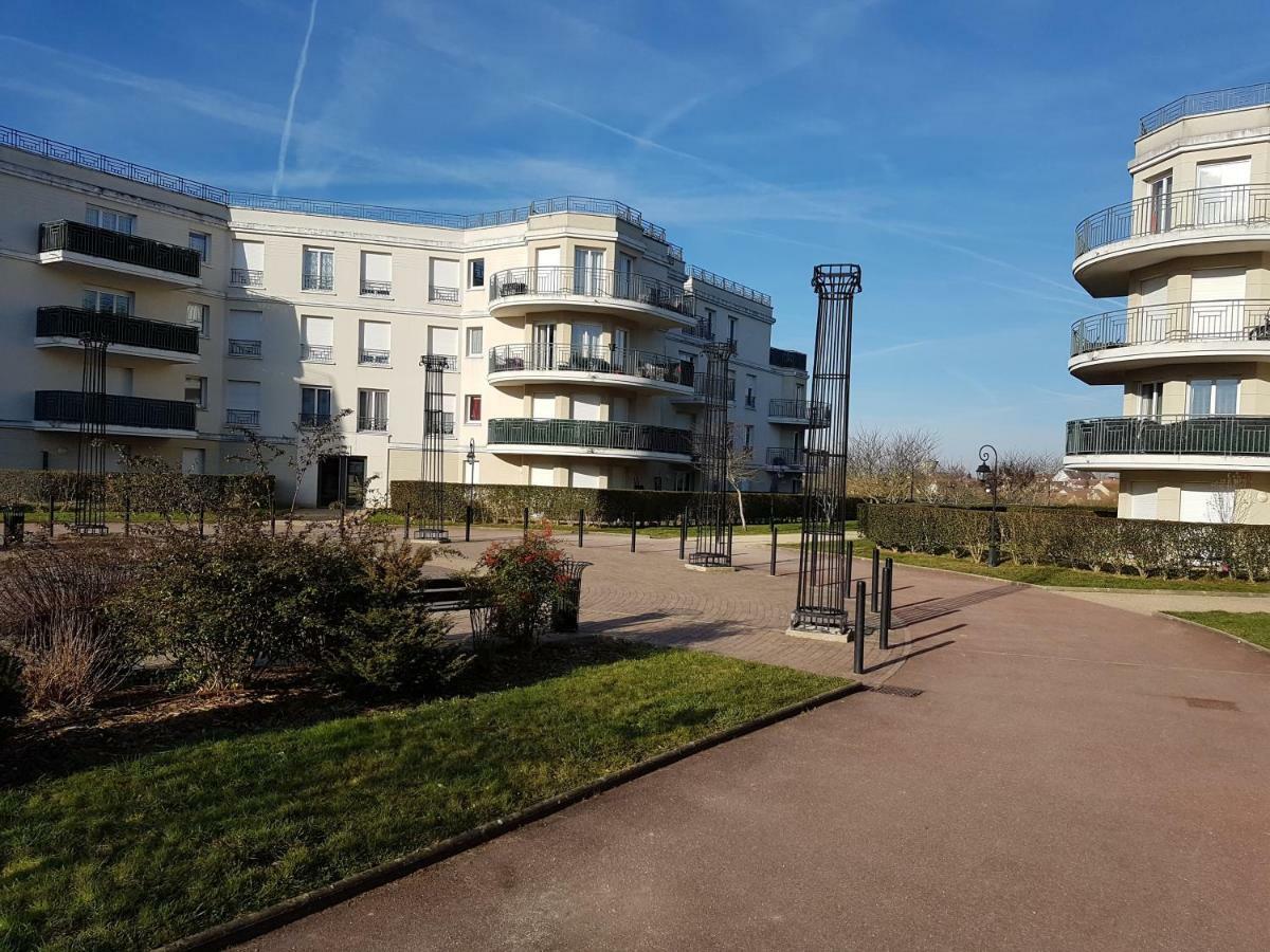 Appartement Avec Rez De Jardin A Disneyland Montévrain Exteriér fotografie