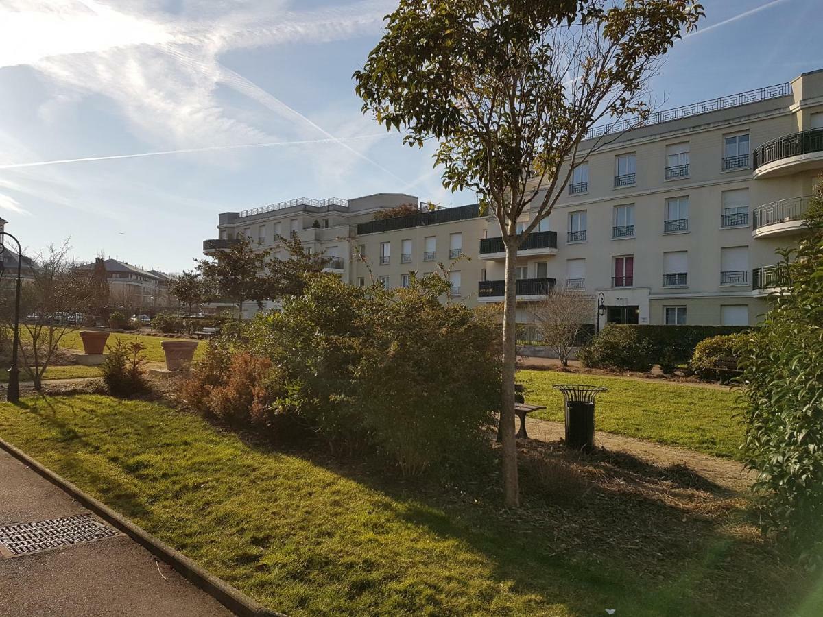 Appartement Avec Rez De Jardin A Disneyland Montévrain Exteriér fotografie