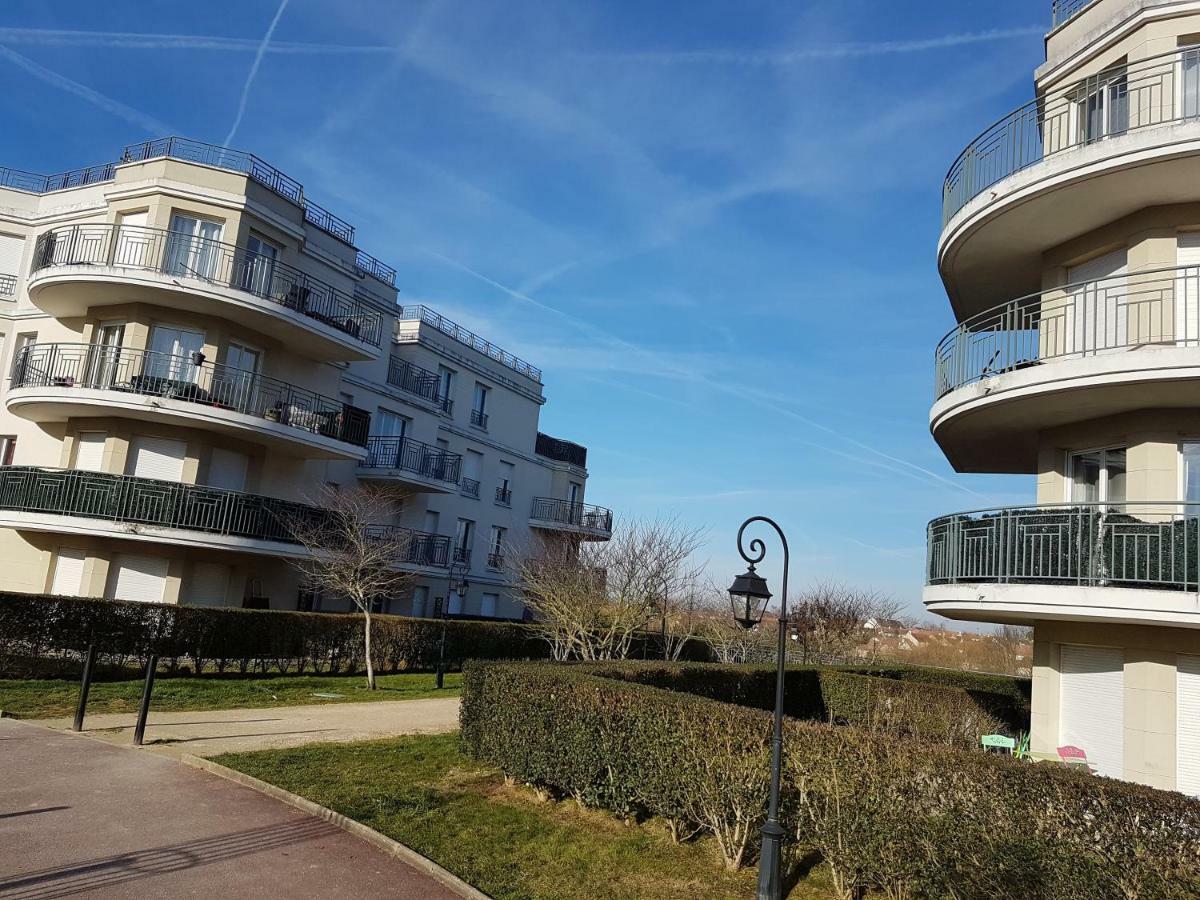 Appartement Avec Rez De Jardin A Disneyland Montévrain Exteriér fotografie